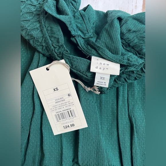A New Day Target Green Smocked Blouse Size XS Extra Small NEW - Picture 4 of 7